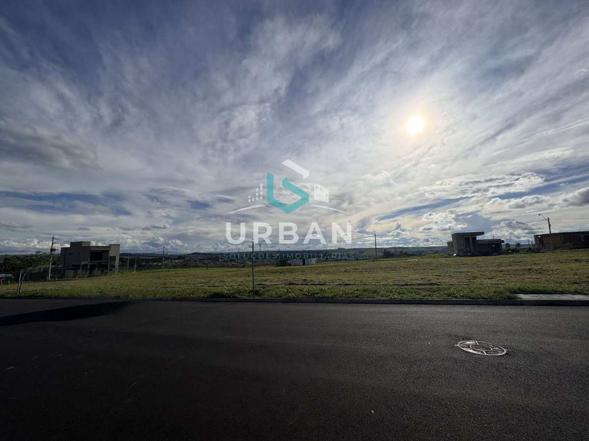  - Terreno em Condomínio à venda, 262m²